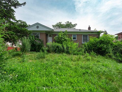 Photo 7 at 34 Highview Avenue, CFB, Toronto