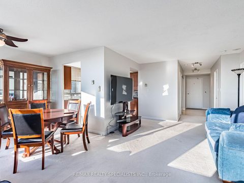 Photo 7 at 801 - 3605 Kariya Drive, City Centre, Mississauga