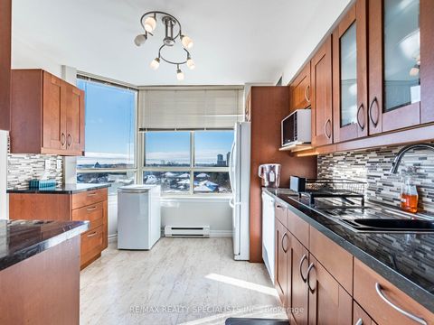 Photo 9 at 801 - 3605 Kariya Drive, City Centre, Mississauga