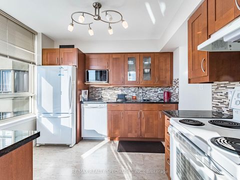 Photo 13 at 801 - 3605 Kariya Drive, City Centre, Mississauga