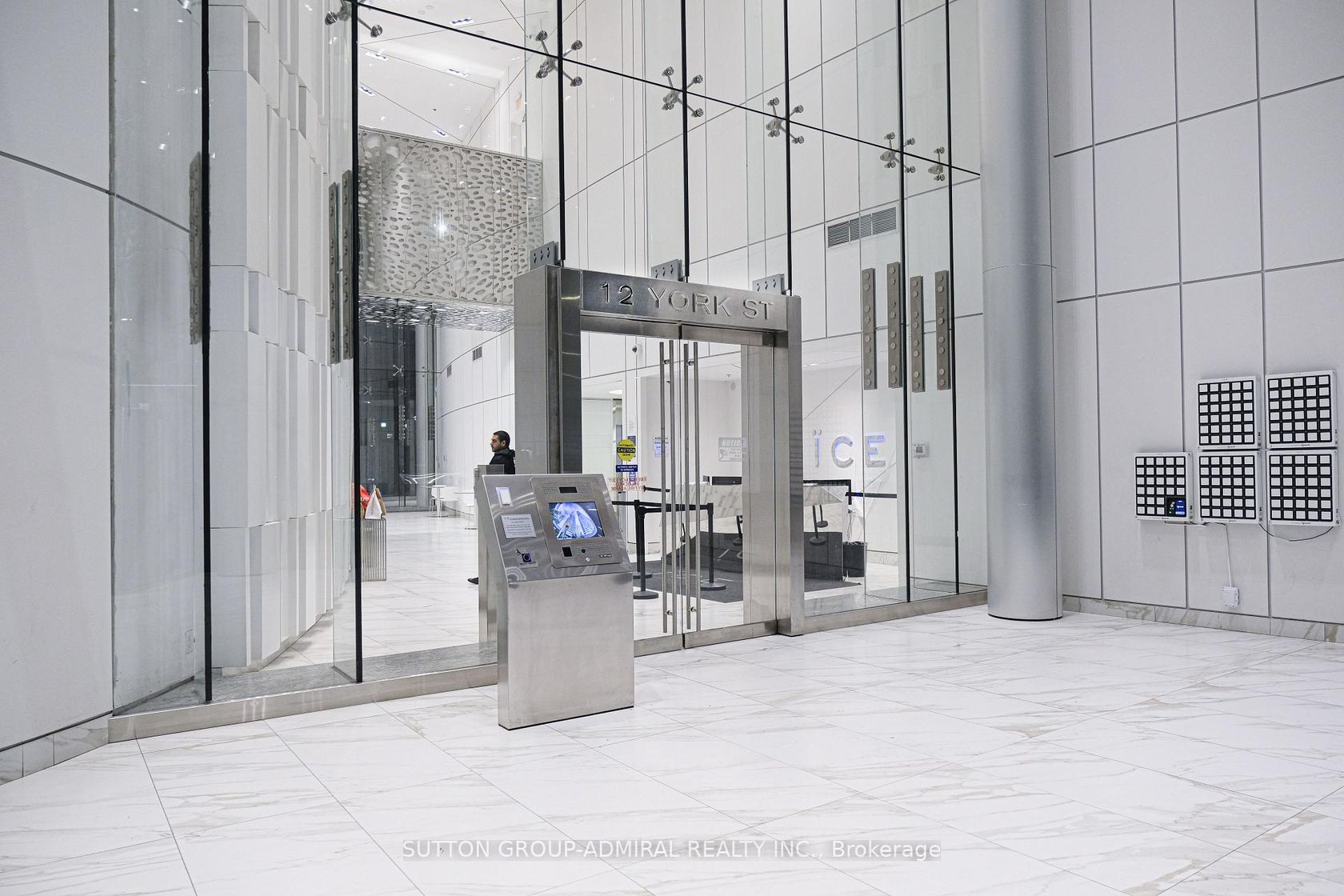 4908 - 12 York Street, Waterfront Communities C1, Toronto by Loree Meneguzzi Real Estate 4908 - 12 York Street, Waterfront Communities C1, Toronto