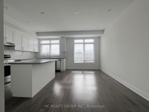 Photo 4 at 142 Moneypenny Place, Beverley Glen, Vaughan