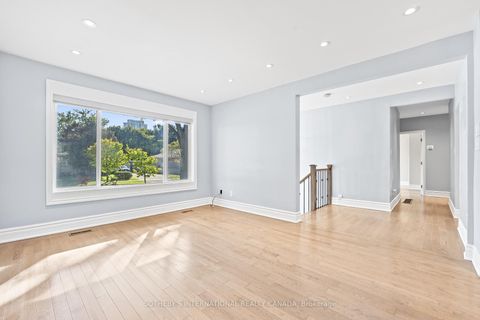 Photo 5 at 108 Lynedock Crescent, Donalda, Toronto