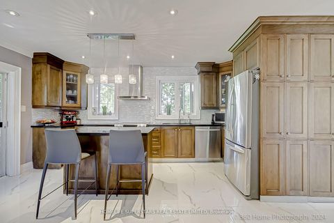 Photo 10 at 47 Harlow Crescent, Beaumonde Heights, Toronto