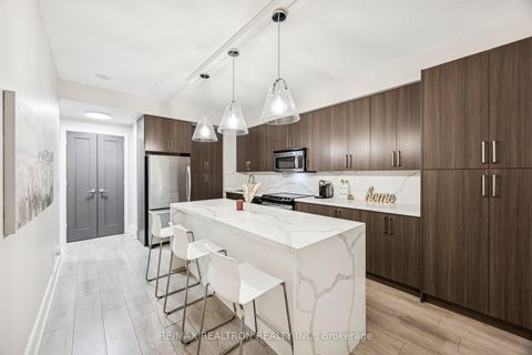 Photo 6 at 1504 - 25 Broadway Avenue, Mount Pleasant West, Toronto