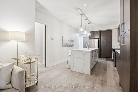 Photo 11 at 1504 - 25 Broadway Avenue, Mount Pleasant West, Toronto