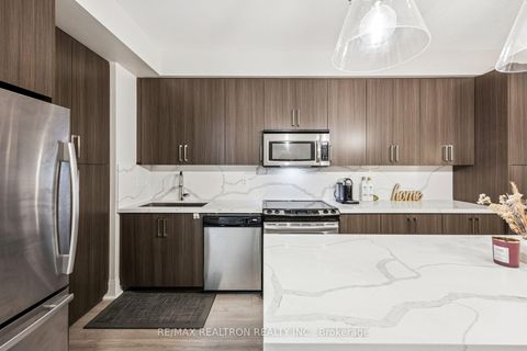 Photo 12 at 1504 - 25 Broadway Avenue, Mount Pleasant West, Toronto