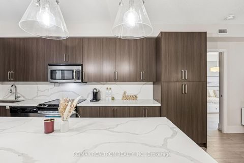 Photo 13 at 1504 - 25 Broadway Avenue, Mount Pleasant West, Toronto