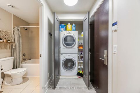 Photo 22 at 1504 - 25 Broadway Avenue, Mount Pleasant West, Toronto