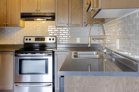 Photo 9 at 71 Tabaret Crescent, Windfields, Oshawa