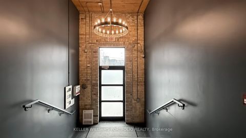 Photo 2 at 401 - 736 Dundas Street E, Regent Park, Toronto