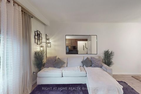 Photo 3 at 125 Fortrose Crescent, Donalda, Toronto