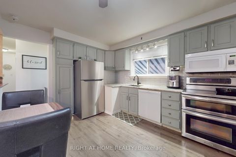 Photo 13 at 125 Fortrose Crescent, Donalda, Toronto