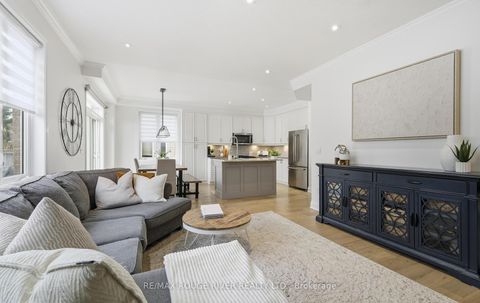 Photo 9 at 15 Woolacott Lane, Bowmanville, Clarington