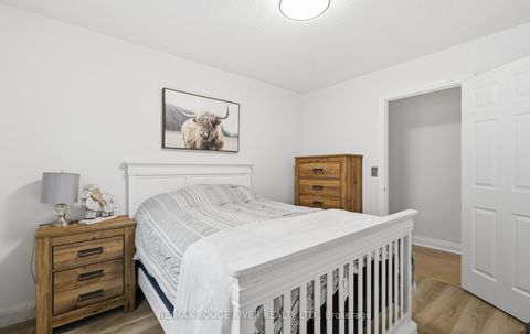 Photo 25 at 15 Woolacott Lane, Bowmanville, Clarington