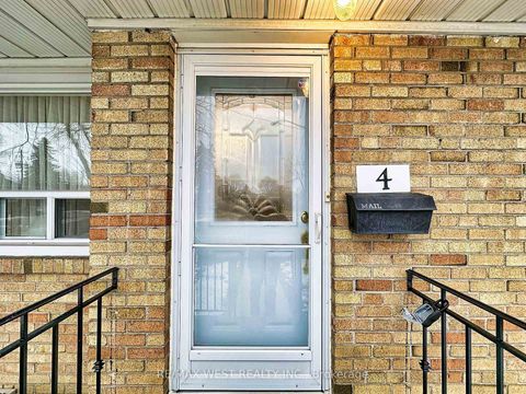 Photo 2 at 4 Kitson Drive, Cliffcrest, Toronto