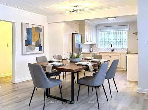 Photo 11 at 4 Kitson Drive, Cliffcrest, Toronto