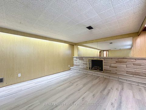 Photo 31 at 4 Kitson Drive, Cliffcrest, Toronto