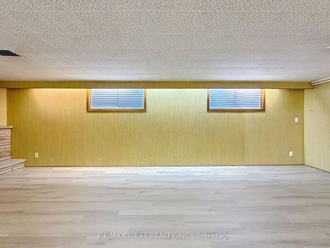 Photo 34 at 4 Kitson Drive, Cliffcrest, Toronto