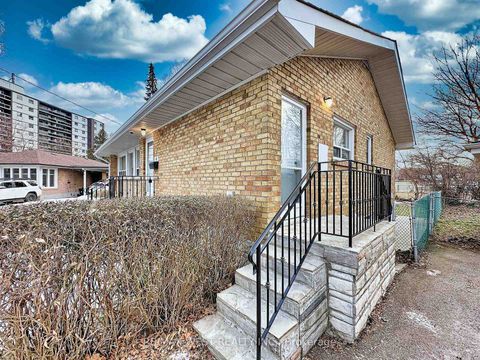 Photo 40 at 4 Kitson Drive, Cliffcrest, Toronto