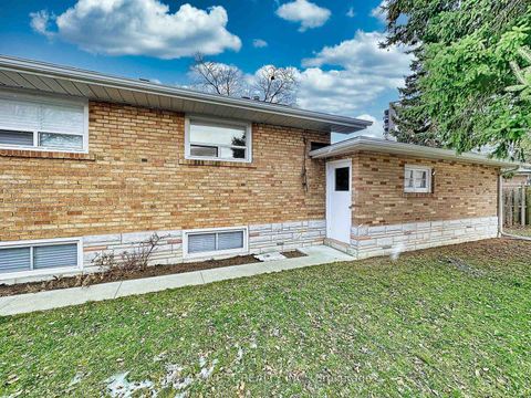 Photo 42 at 4 Kitson Drive, Cliffcrest, Toronto