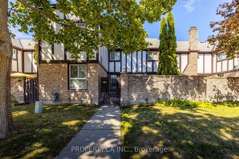 Photo 1 at 404 Milner Avenue S, Malvern, Toronto