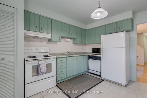 Photo 8 at 404 Milner Avenue S, Malvern, Toronto