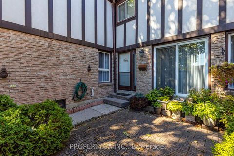 Photo 25 at 404 Milner Avenue S, Malvern, Toronto