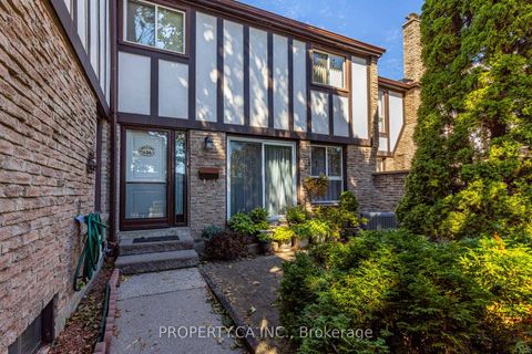 Photo 26 at 404 Milner Avenue S, Malvern, Toronto