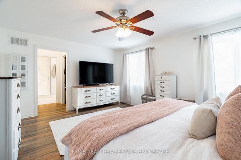 Photo 16 at 3 Saxon Road, Shore, Barrie