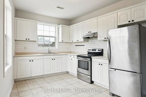 Photo 7 at 990 Kingston Road, Danforth, Toronto