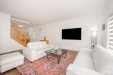 Photo 3 at 42 Alaskan Heights, Rural Barrie Southwest, Barrie