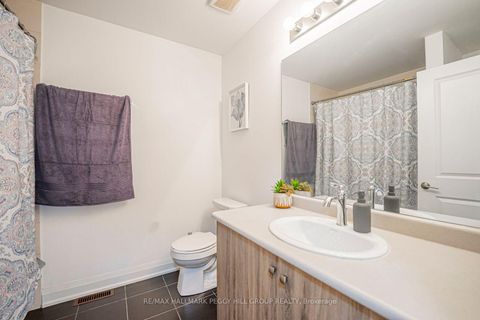 Photo 11 at 42 Alaskan Heights, Rural Barrie Southwest, Barrie