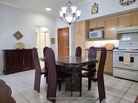 Photo 8 at 508 - 2504 Rutherford Road, Concord, Vaughan