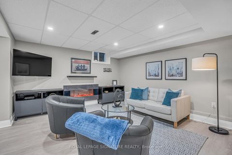 Photo 35 at 8 Silverdale Crescent, Donalda, Toronto