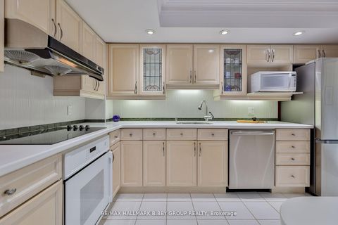 Photo 8 at 3006 - 65 Harbour Square, Waterfront Communities C1, Toronto