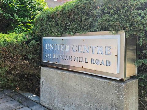 Photo 2 at 102 - 255 Duncan Mill Road, Windfields, Toronto