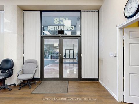 Photo 8 at 102 - 255 Duncan Mill Road, Windfields, Toronto