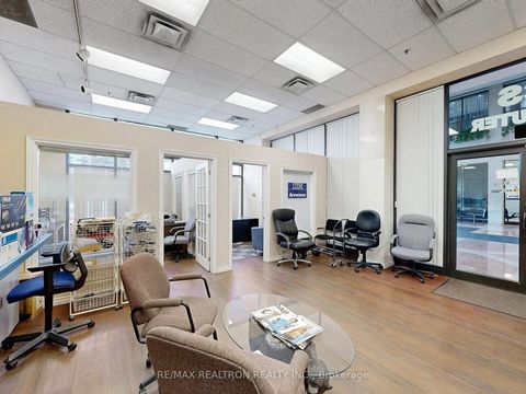 Photo 11 at 102 - 255 Duncan Mill Road, Windfields, Toronto