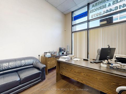 Photo 14 at 102 - 255 Duncan Mill Road, Windfields, Toronto