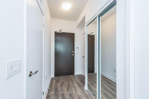 Photo 4 at 1218 - 60 Honeycrisp Crescent, Vaughan Corporate Centre, Vaughan