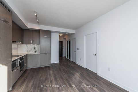 Photo 12 at 1218 - 60 Honeycrisp Crescent, Vaughan Corporate Centre, Vaughan