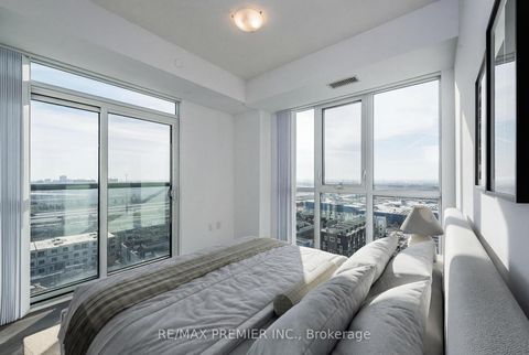 Photo 15 at 1218 - 60 Honeycrisp Crescent, Vaughan Corporate Centre, Vaughan