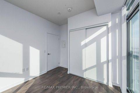 Photo 21 at 1218 - 60 Honeycrisp Crescent, Vaughan Corporate Centre, Vaughan