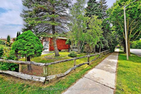 Photo 2 at 348 Brownridge Drive, Brownridge, Vaughan