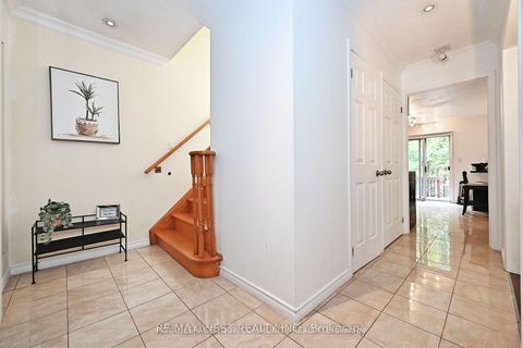 Photo 4 at 348 Brownridge Drive, Brownridge, Vaughan