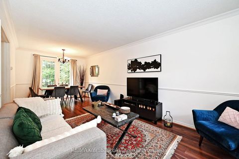 Photo 5 at 348 Brownridge Drive, Brownridge, Vaughan