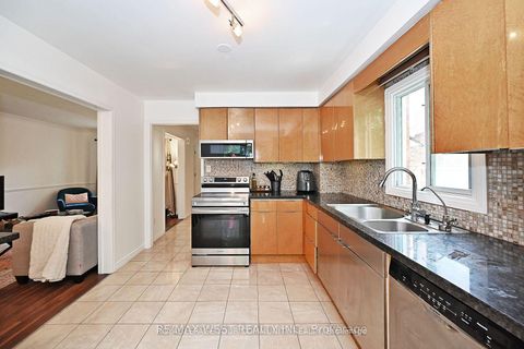 Photo 12 at 348 Brownridge Drive, Brownridge, Vaughan