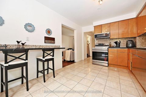 Photo 13 at 348 Brownridge Drive, Brownridge, Vaughan