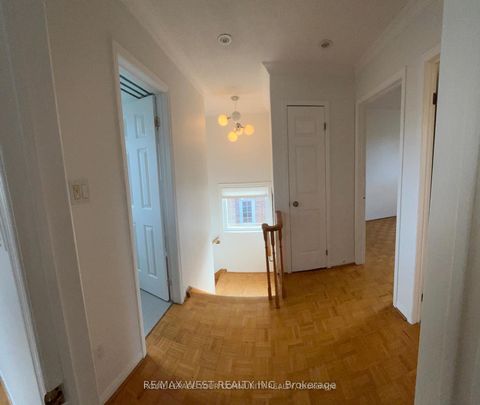 Photo 19 at 348 Brownridge Drive, Brownridge, Vaughan